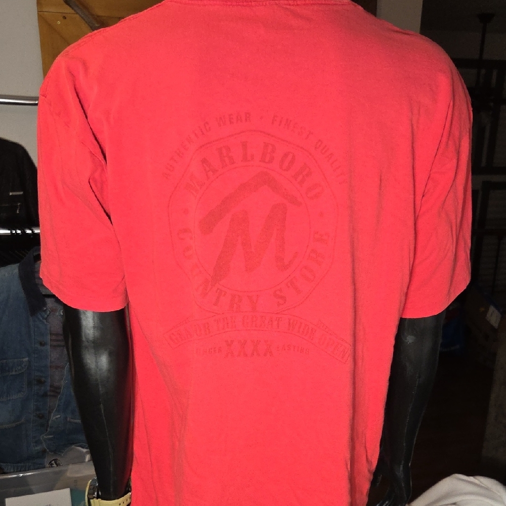Marlboro Short Sleeve Crew T-Shirt in Coral Red